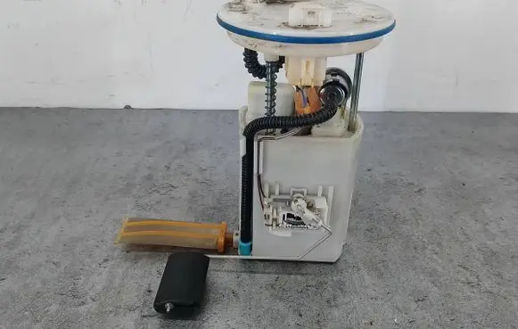KIA Carens II In-tank fuel pump 31110-1D000