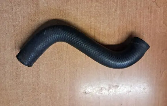 Mercedes-Benz E W124 Engine coolant pipe/hose 1245011382