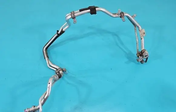 Air conditioning (A/C) pipe/hose