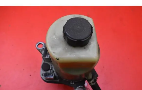 Ford Focus C-MAX Power steering pump 4M51-3K514-CA