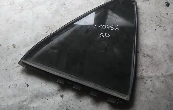 Toyota Avensis T250 Rear vent window glass as3