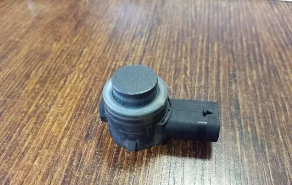 Audi Q3 8U Rear parking sensor holder (PDC) 5Q0919275