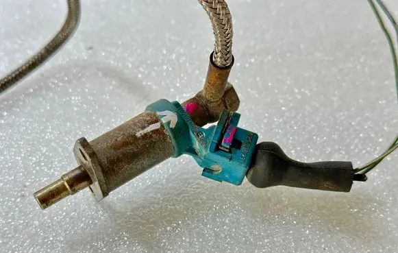 Audi 100 200 5000 C3 Fuel pressure sensor 0280170400 025906231