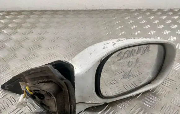 Hyundai Sonata Front door electric wing mirror 021212