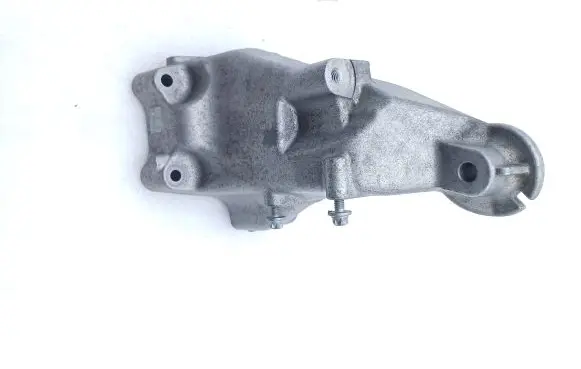 Mercedes-Benz E W212 Engine mounting bracket A6512233504