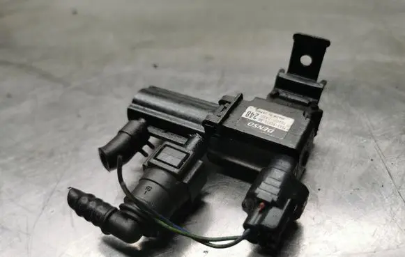 Jaguar X-Type Turbo solenoid valve 1X439C915BB 1362002480