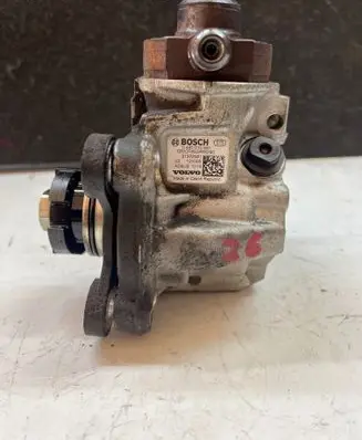 Volvo V60 Fuel injection high pressure pump 0445010681 31372081