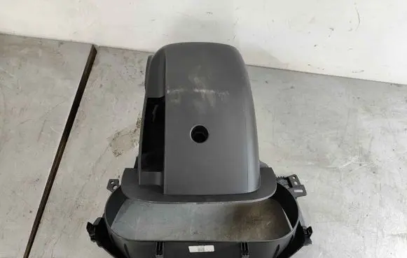 Steering wheel column trim