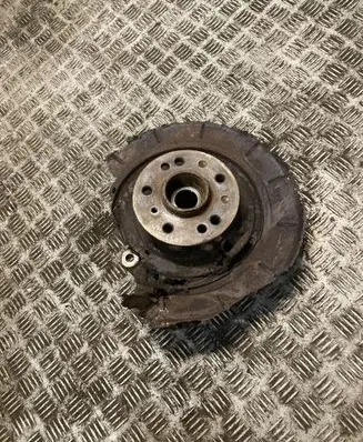 Mercedes-Benz ML W164 Rear wheel hub 1643500708 A1643500708
