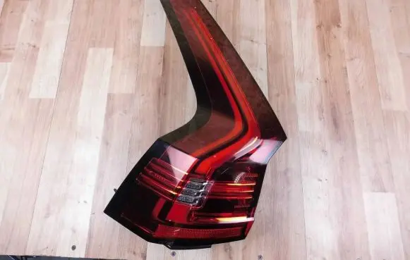 Volvo S90, V90 Tailgate rear/tail lights 32337133
