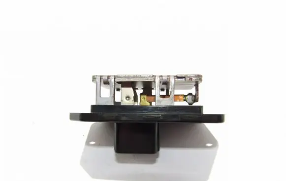 Toyota Hilux (AN10, AN20, AN30) Heater blower fan relay 