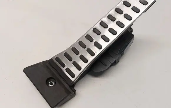 KIA Sportage Accelerator throttle pedal