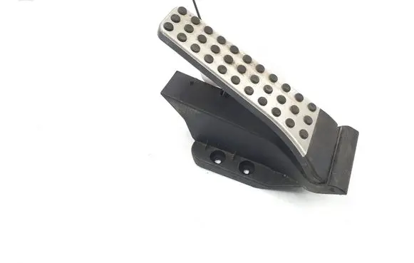 Mercedes-Benz CLS C218 X218 Accelerator throttle pedal A2043000200