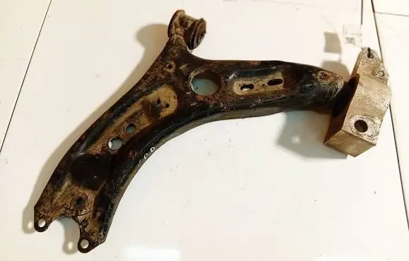Volkswagen PASSAT B7 Front lower control arm/wishbone 