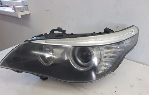 BMW 5 E60 E61 Headlight/headlamp 7177729