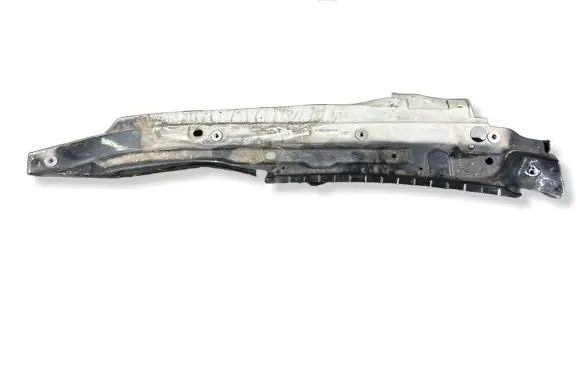 Audi Q7 4L Fender mounting bracket 4L0805157B