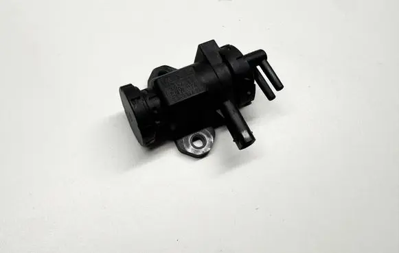 BMW 3 E92 E93 Turbo solenoid valve 8509323 3024389 BMW1174