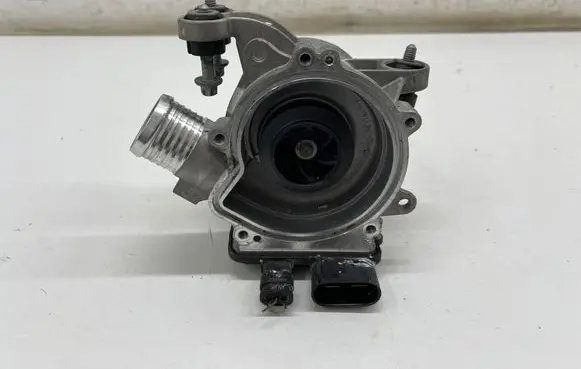 Mercedes-Benz C W206 Water pump A2542003000