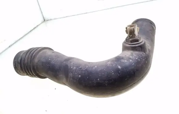 Air intake hose/pipe