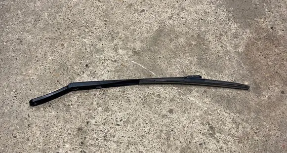 BMW 5 F10 F11 Front wiper blade arm 7203156