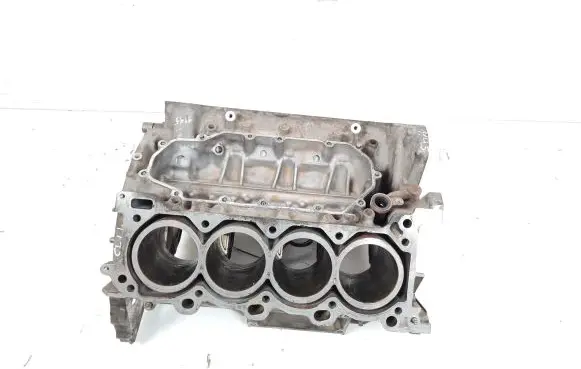 Toyota Tundra II Engine block 3UR 5659486