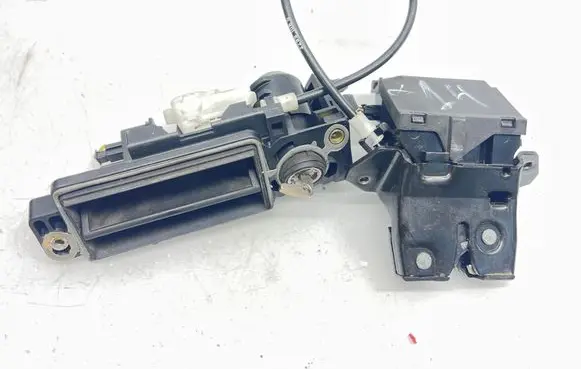 Loading door lock