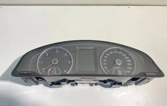 Volkswagen Transporter - Caravelle T5 Speedometer (instrument cluster) 7E0920870A