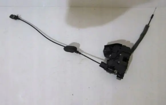 Renault Megane IV Front door lock