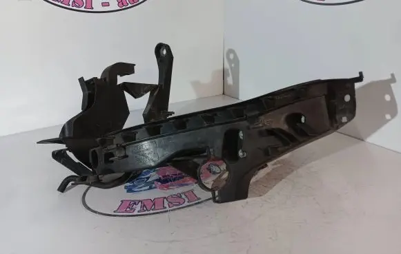 Audi A4 S4 B8 8K Headlight/headlamp mounting bracket 8K0805607L