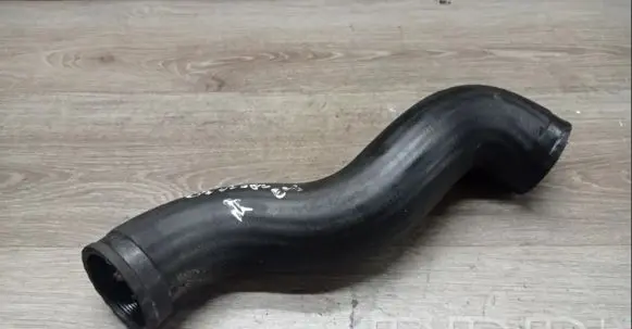 Volvo V70 Intercooler hose/pipe