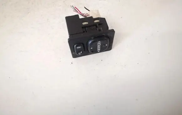 Toyota Corolla Verso AR10 Wing mirror switch 769746c 183574