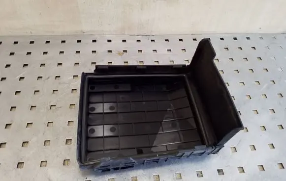 Skoda Superb B6 (3T) Fuse box cover 1K0937132F