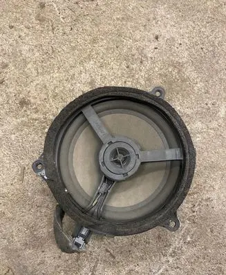 Volvo XC70 Front door speaker 9472004 10096 99W18