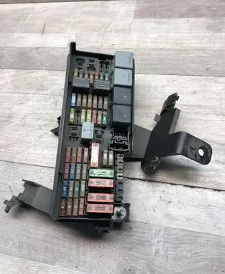 Mercedes-Benz R W251 Fuse module A1645403072 13607554 13501577