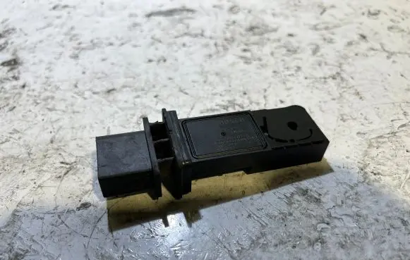 Mercedes-Benz E W211 Mass air flow meter A6420940148 10835837 0281002695
