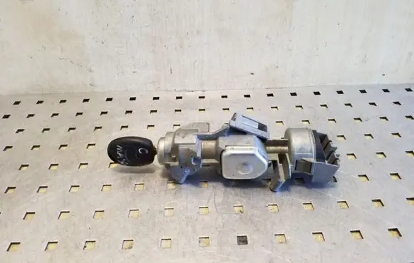 Ford C-MAX I Ignition lock 3M513F880AC