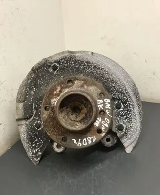 BMW 1 E81 E87 Front wheel hub