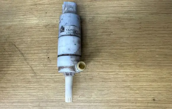 Opel Insignia A Headlight washer pump 13250289