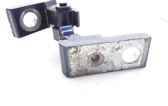 Volkswagen Bora Rear door upper hinge