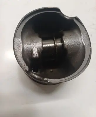 Mercedes-Benz E C207 W207 Piston 8370