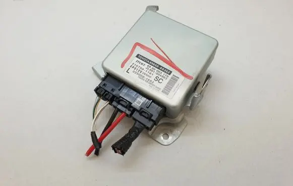 Toyota Yaris Power steering control unit/module 89650-0D352