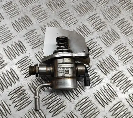 Volkswagen Golf VIII Mechanical fuel pump 06Q127A02 06Q127025S