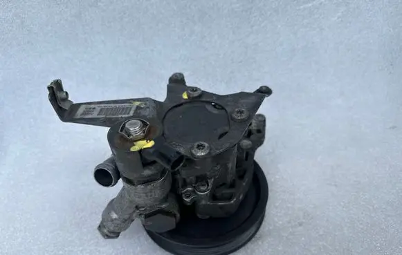 BMW 5 E60 E61 Power steering pump 7735242102 7697974102 3241