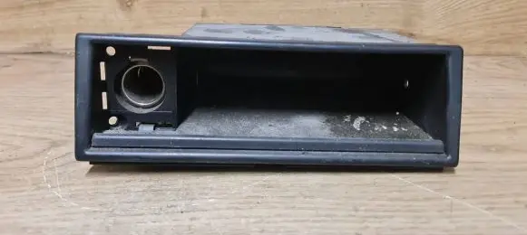 Volvo 940 Cigarette lighter front 