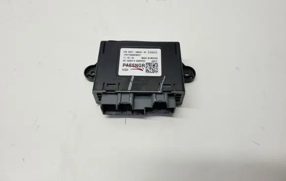 Ford Fusion II Door control unit/module GR2T14B533AP