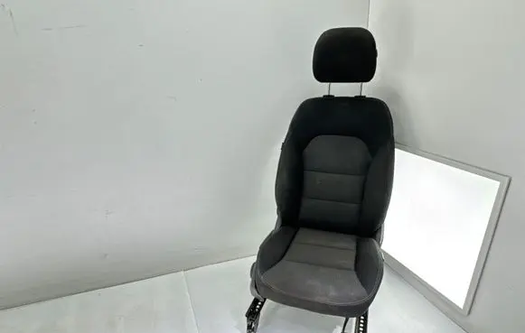 Mercedes-Benz B W246 W242 Front driver seat