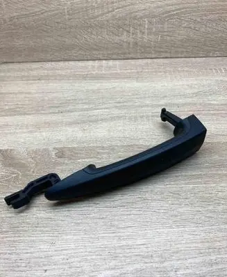 BMW 1 E81 E87 Front door exterior handle 7060651 E8XL2