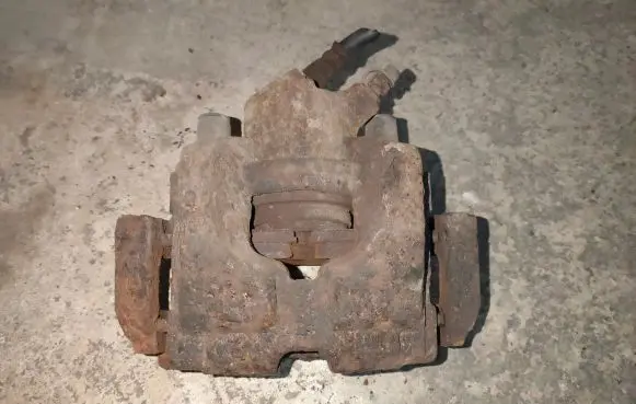 BMW 1 E81 E87 Front brake caliper