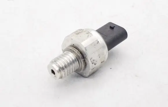 Chevrolet Cruze II Oil pressure sensor 12637356