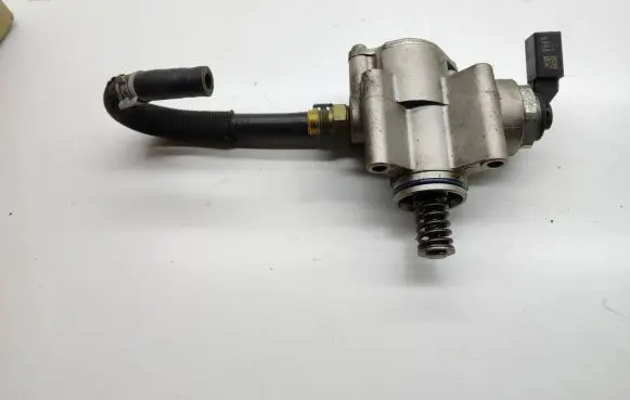 Porsche Cayenne (92A) Fuel injection high pressure pump 03H127025g LFS85306